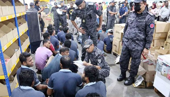 মালয়েশিয়ায় বাংলাদেশিসহ প্রায় ৩১ হাজার অভিবাসী আটক