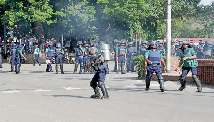 ছাত্র জনতার ওপরে নির্যাতনের খন্ডচিত্র